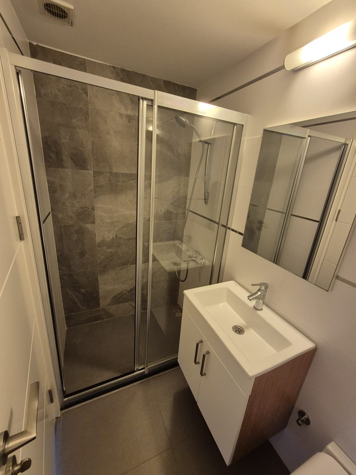 EMLAK MARKASI'ndan REŞATBEYDE MODERN MİMARİ TRİPLEKS 4+1 DAİRE