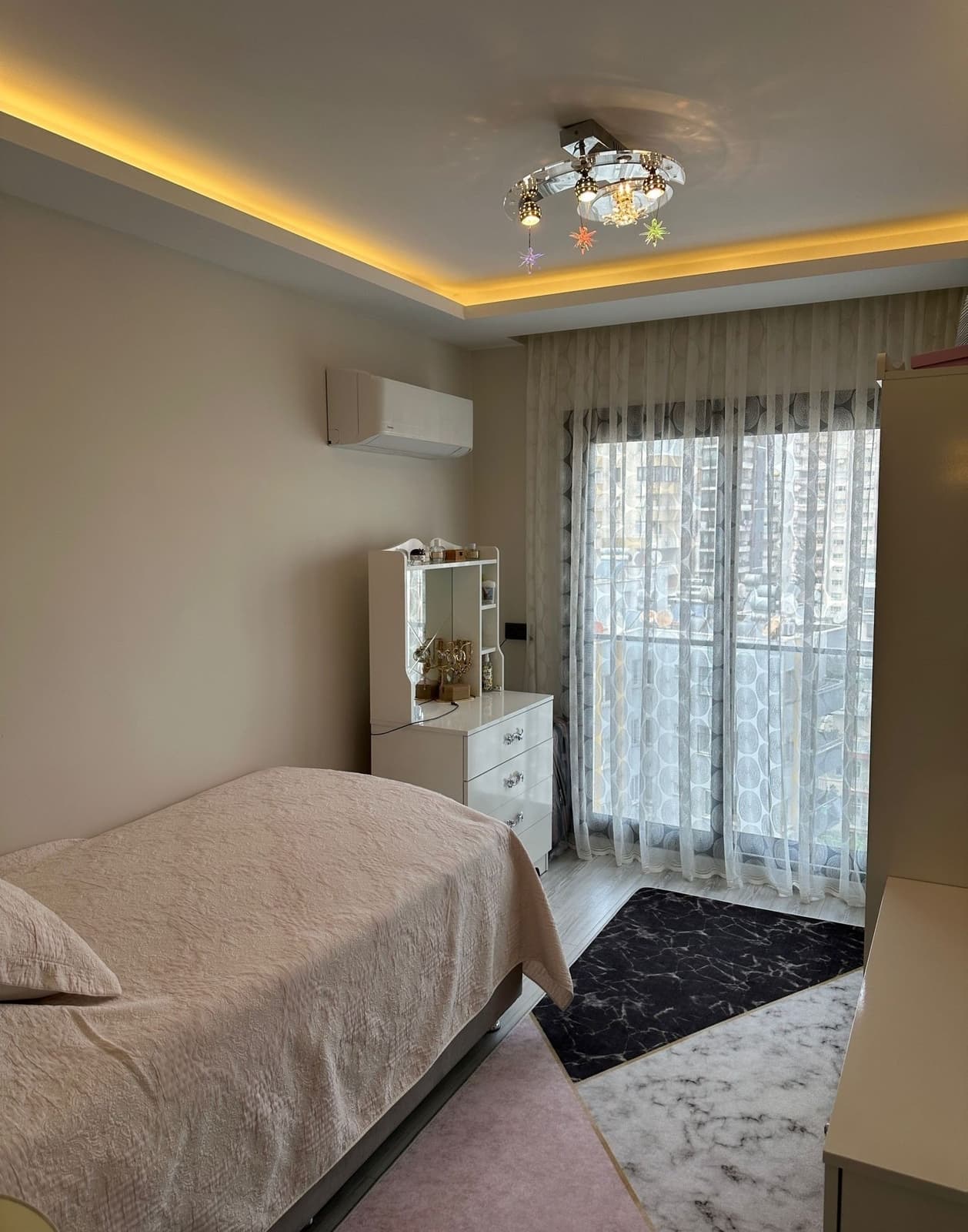 EMLAK MARKASI'ndan FULL SOSYAL DONATIMLI ULTRA LÜX 4+1 DAİRE!