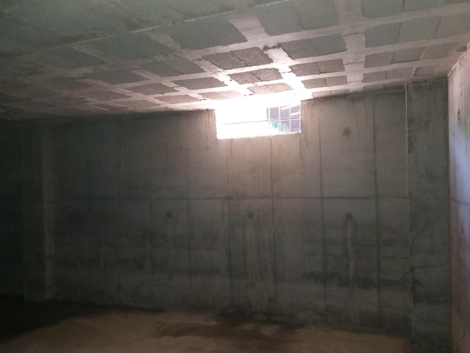 EMLAK MARKASI'ndan SİTE İÇERİSİNDE 1100 M2 KAPALI ALANLI İŞYERİ