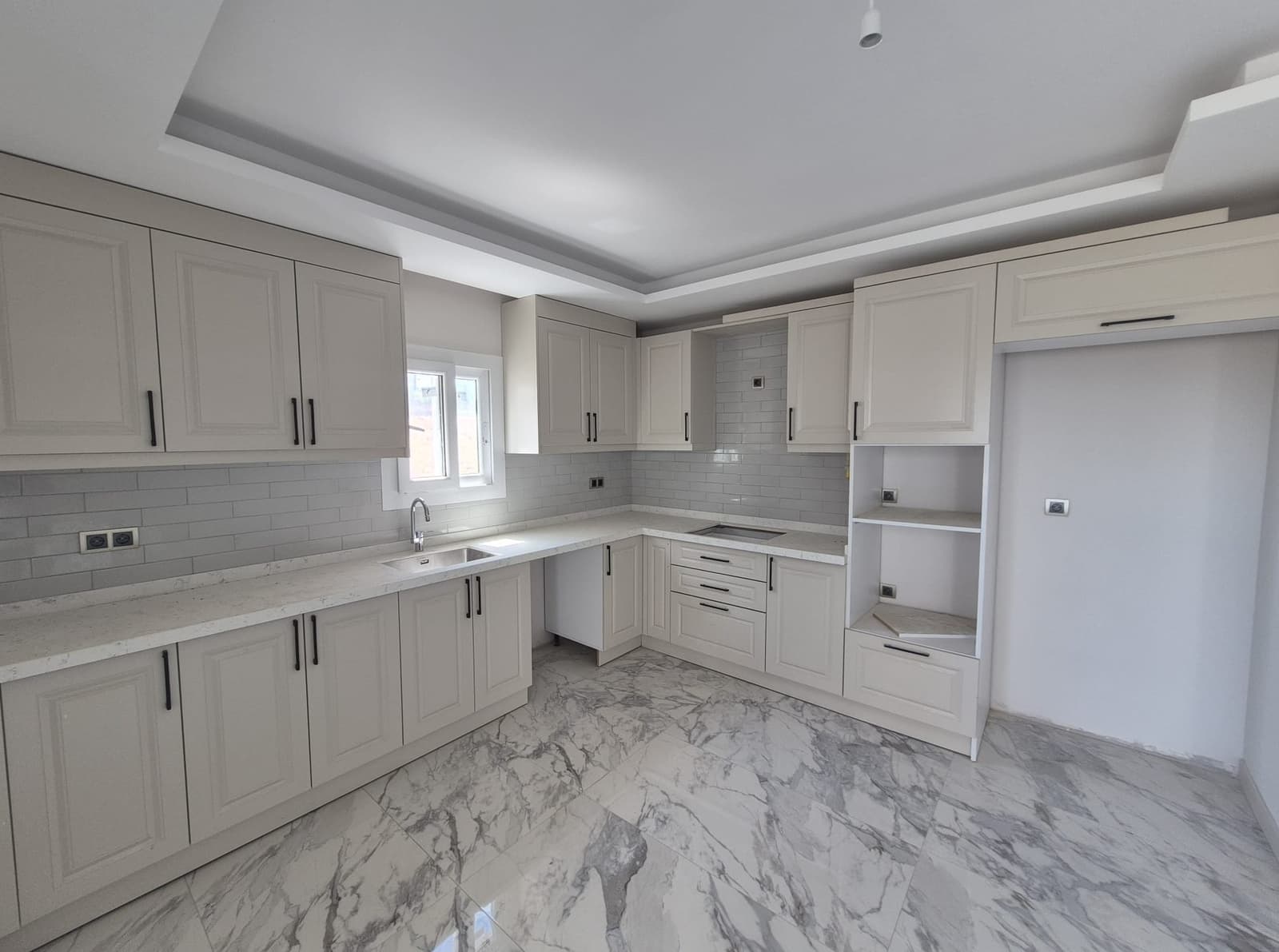 EMLAK MARKASI'ndan SİTE İÇERSİNDE KREDİYE UYGUN 4+1 FIRSAT